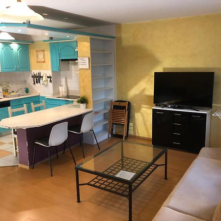Large Apartment With Garage And Terrace Будапеща Екстериор снимка